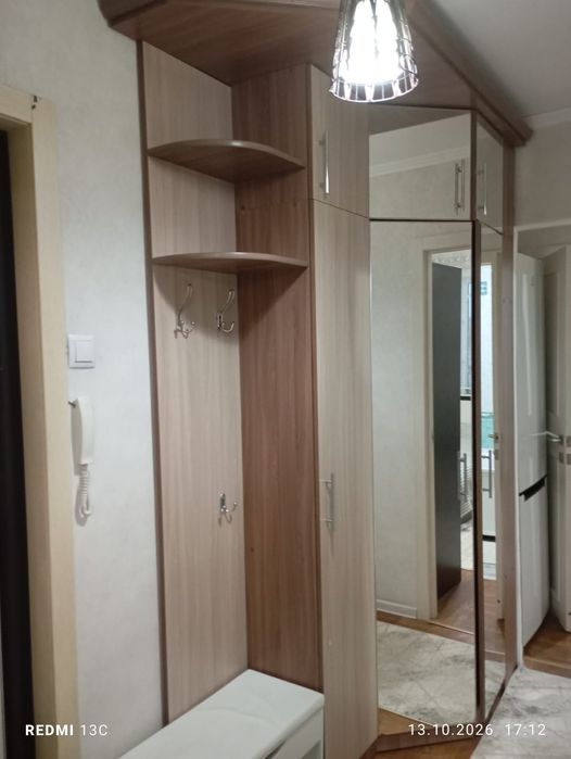 Продам прихожую и кровать
