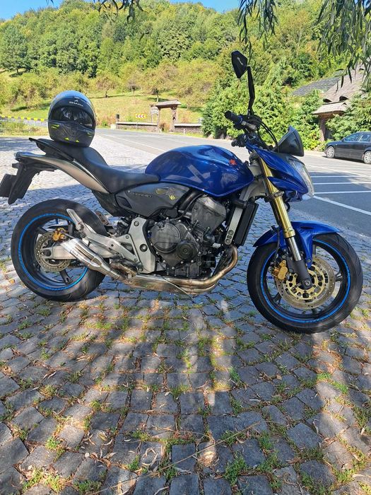 Motocicleta honda hornet
