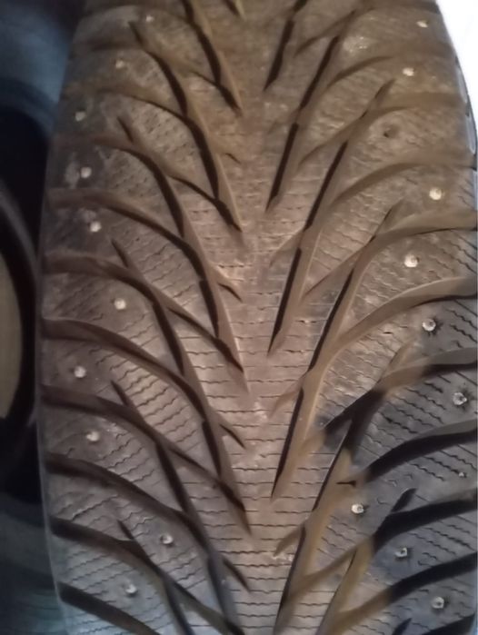 Продаю зимние шины