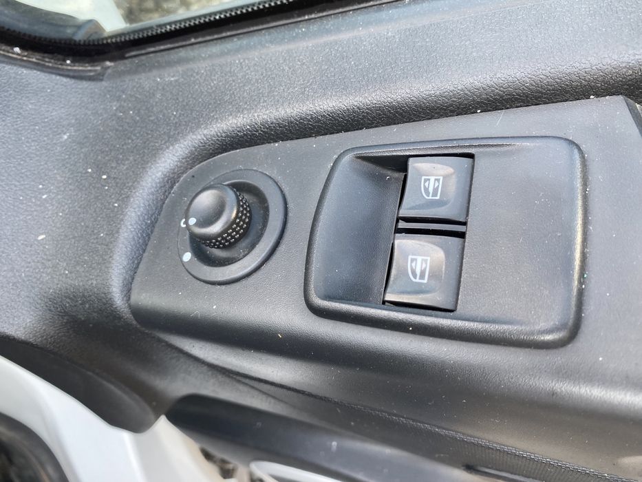 Geam ușă dreapta față Opel Vivaro 2016