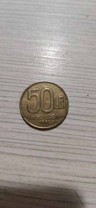 Vând moneda 50Lei