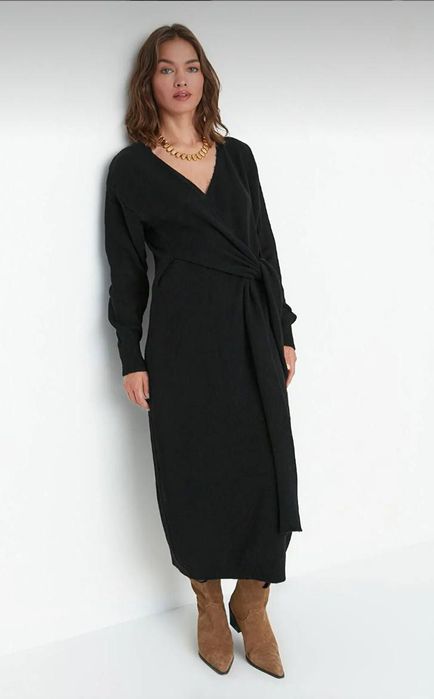 Элегантное шерстяное платье