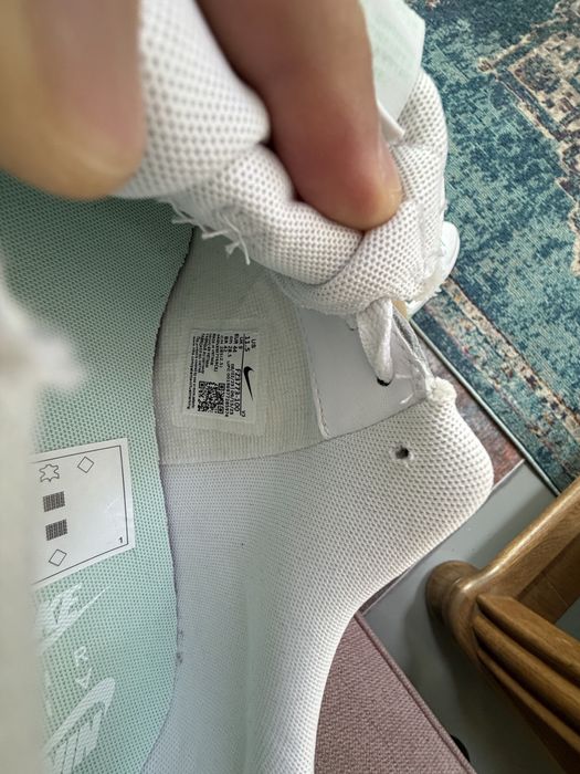 Vand Nike air 44 noi