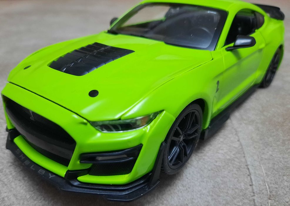 Машинка коллекционная модель