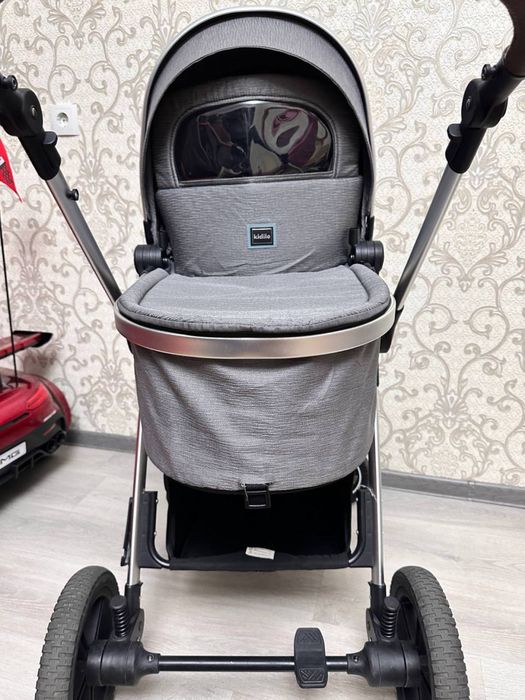 Детская коляска  + автокресло Полный комплект