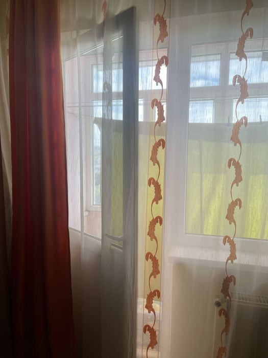 Persoana fizica vand apartament decomandat 2 camere - etaj 4