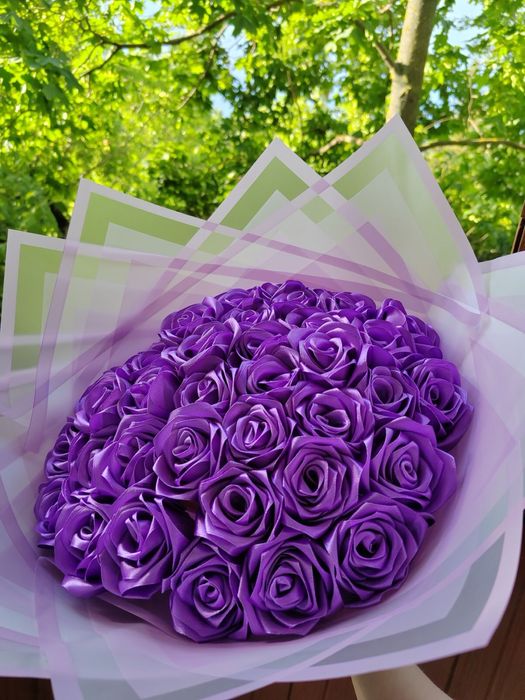 Розы из атласных лент