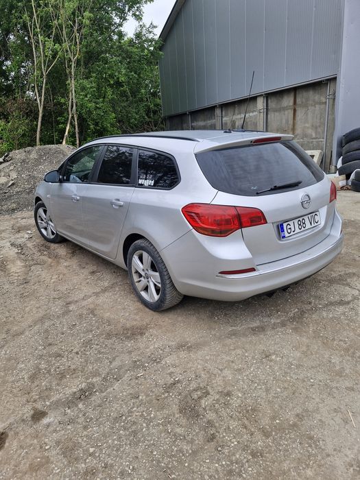 Opel astra j ,2014 de vînzare