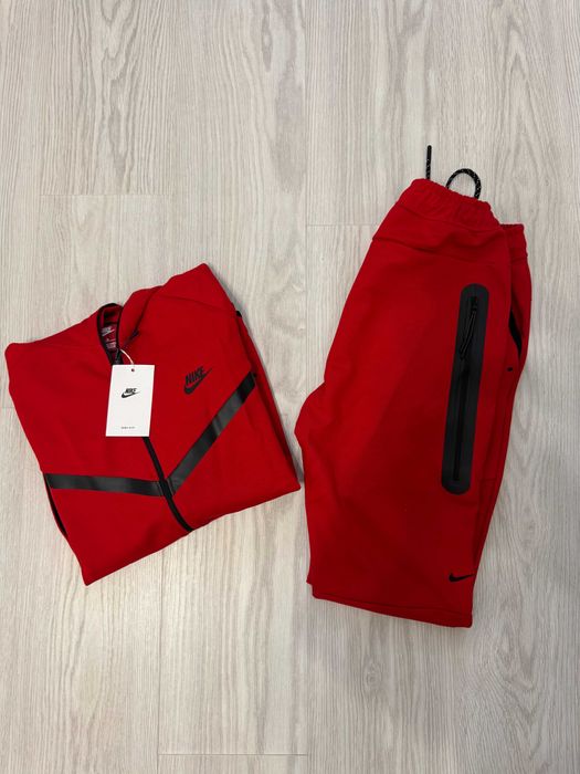 Trening NIKE Tech Fleece din Bumbac Compleu NOU