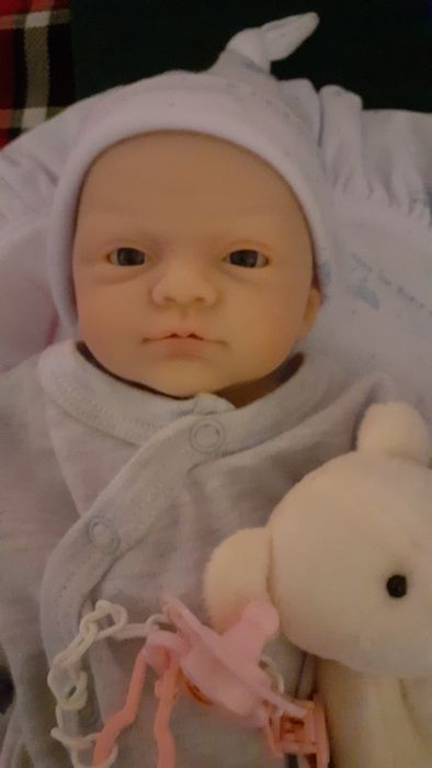 Продавам силиконова кукла