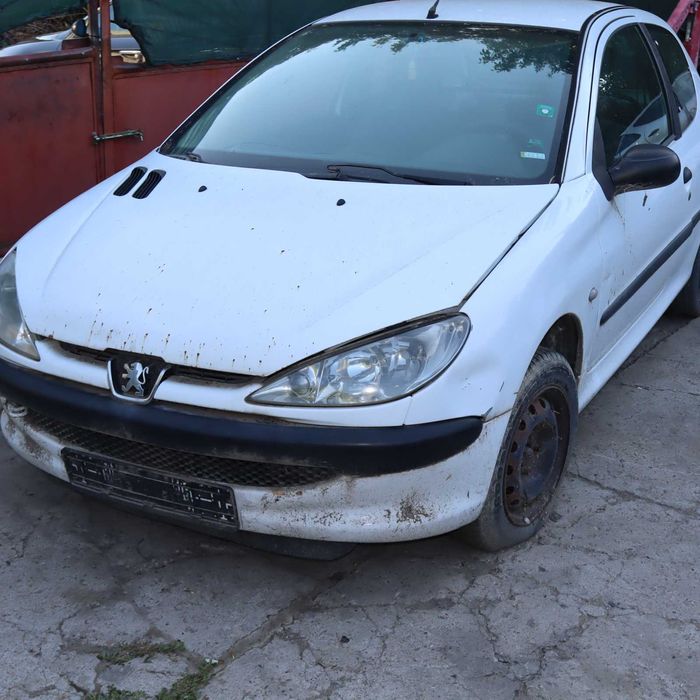 Пежо 206 1.4 HDI  68 к.с. 2003 год.Само на части