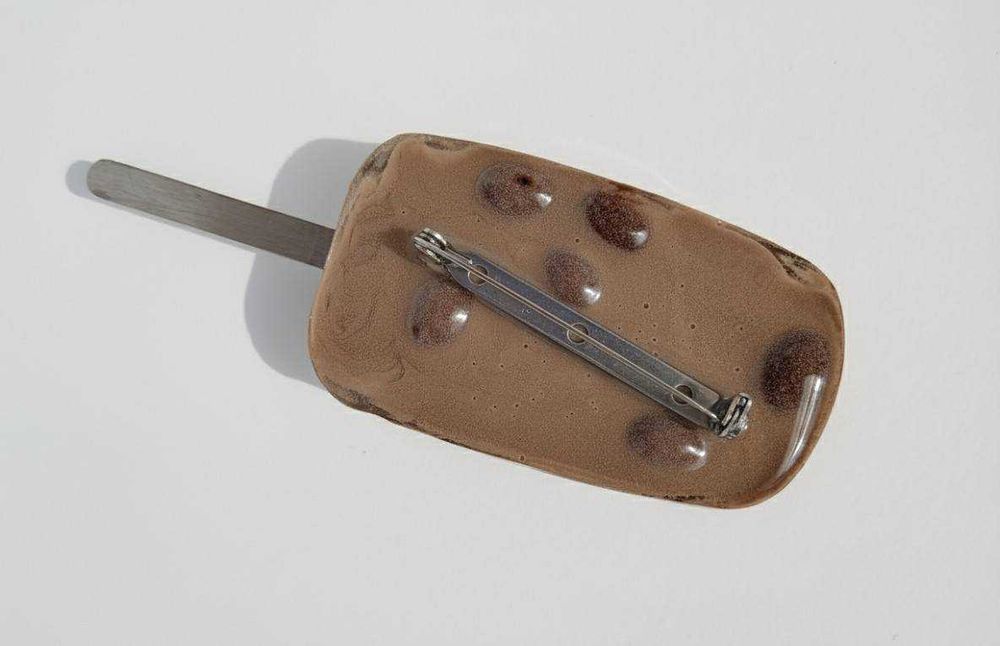 Арт Бижу! Брошка Сладолед Ръчно Изработена от Епоксидна Смола