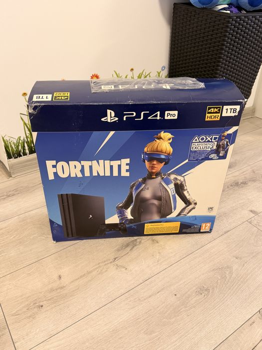 Consola PS4 PRO, 1 TB, editie Fortnite