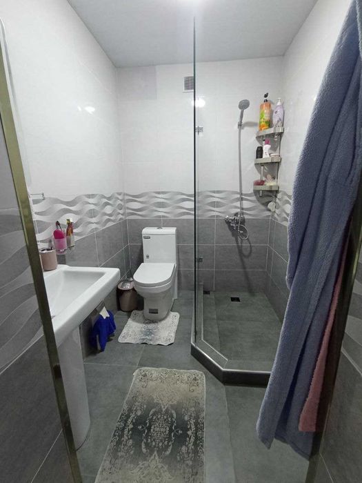 Уй сотилади. Келес