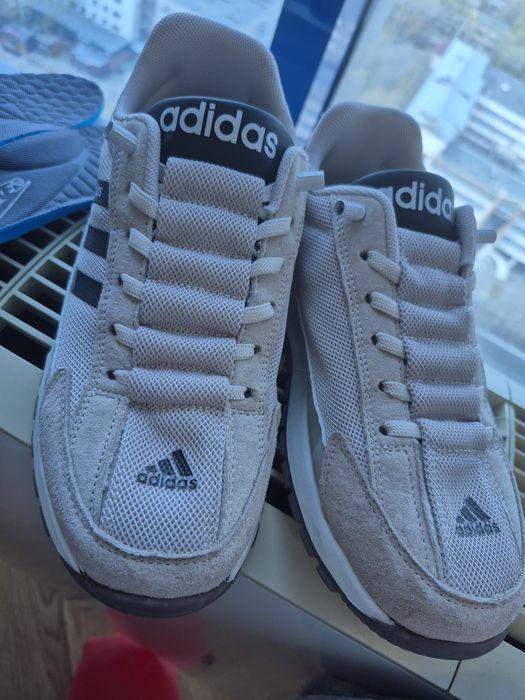 Кроссовки спорт  бірақ рет кидім