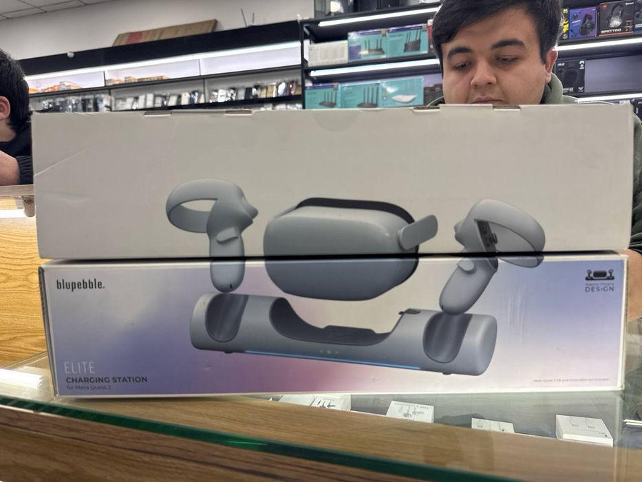 Meta quest2 

Charging dok stansiya 

Charging dok stansiya