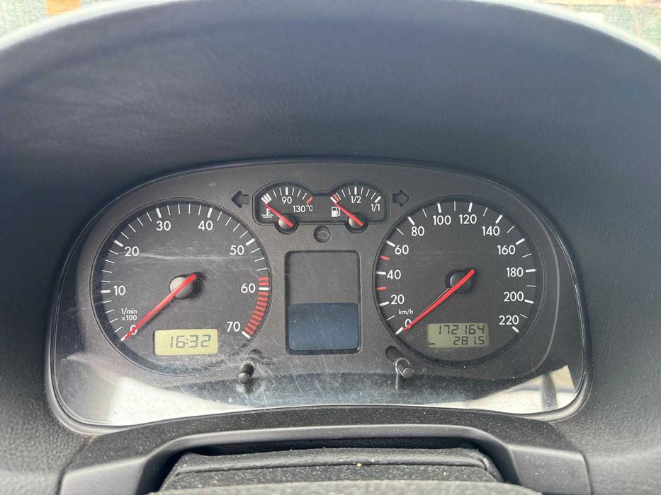 VW Golf 4 usor avariat