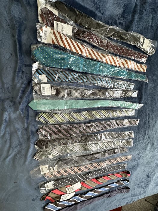 Cravate S”Oliver noi 17 buc 50 lei/buc