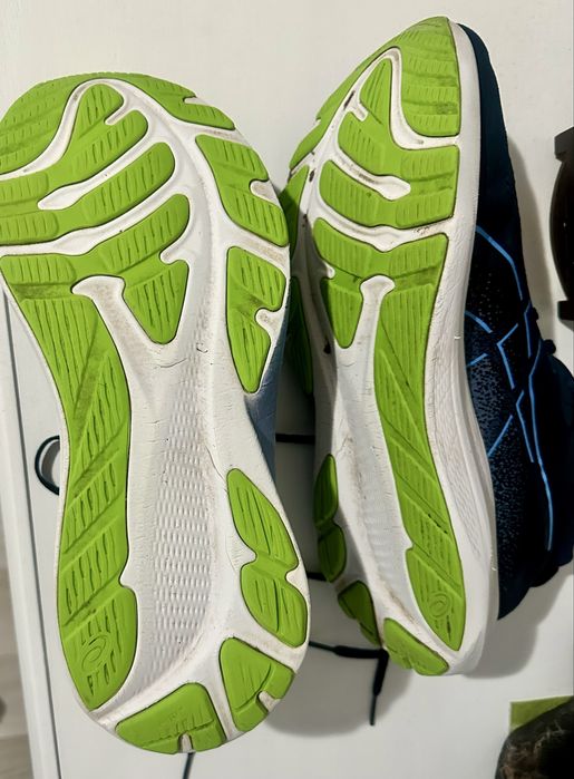 Маратонки ASICS, 45 номер