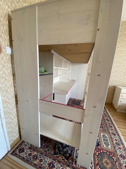 Юношеско легло с бюро, матрак, осветление, допълнителни рафтове, шкаф!