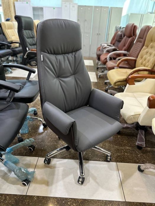 Офисное кресло для руководителей