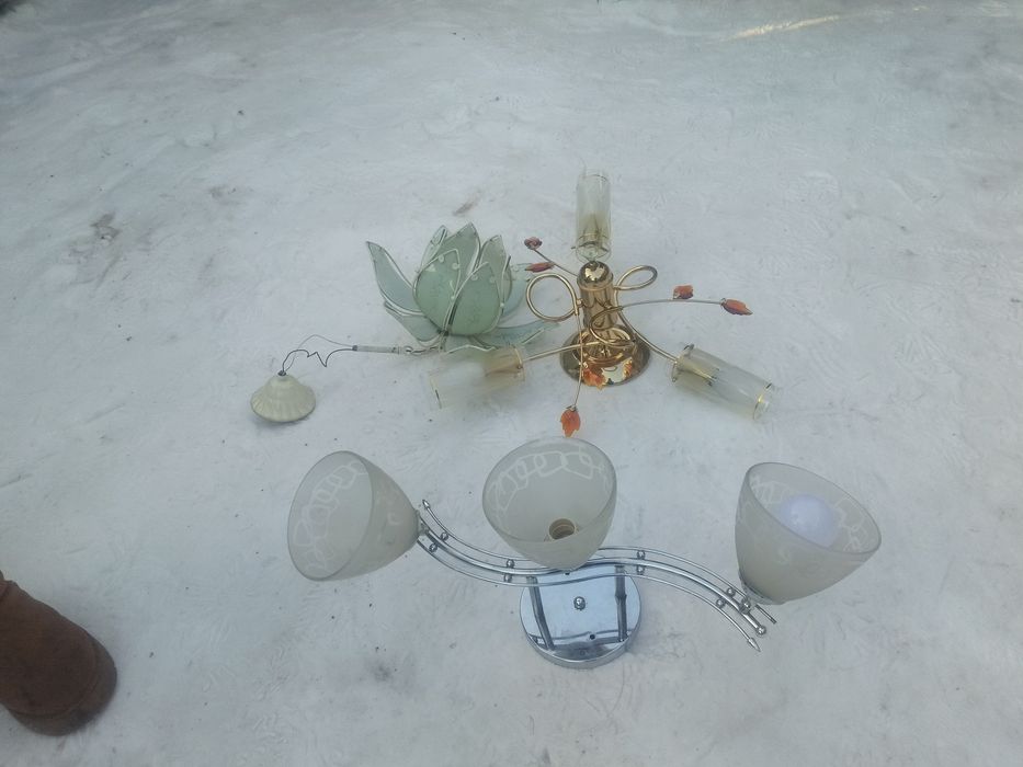 Продам люстры рабочии.