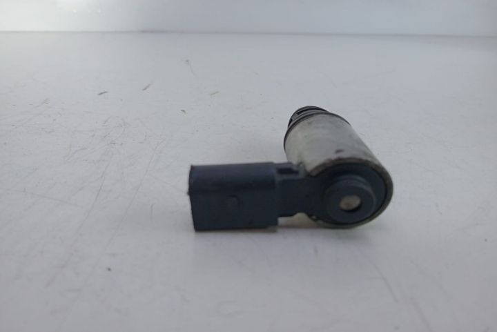 Supapa regulatoare compresor   V15-77-1014 Volkswagen VW Passat B6