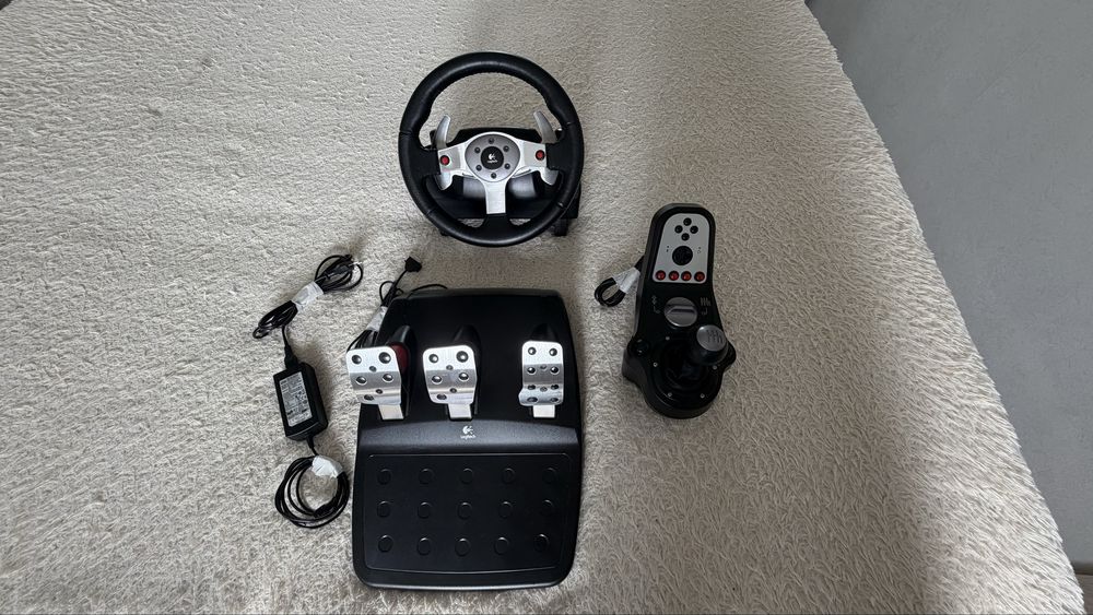 Руль Logitech G25