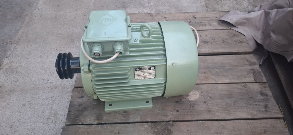 Motor 6.5kw /5,5 kw 380V CU DOUA TURATII KMR 132 S4-2