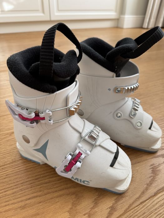 Clapari Atomic fete, marime 20.0 / 20.5