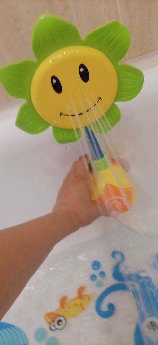 Игрушка в ванную для малыша