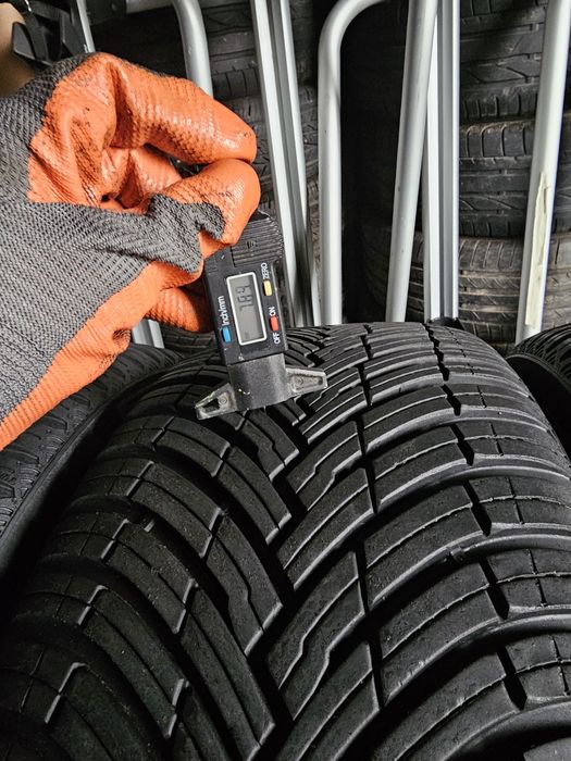 4 anvelope allseason noi 255 35 19 si 225 40 19 Pirelli 2025