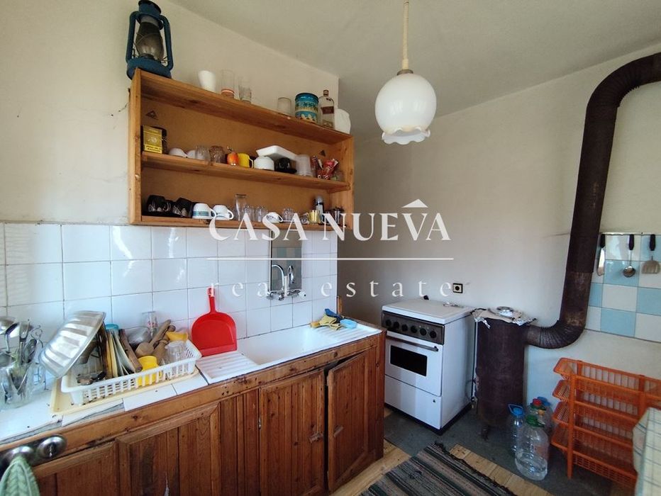 Къща в с.Реяновци, гр.Трън