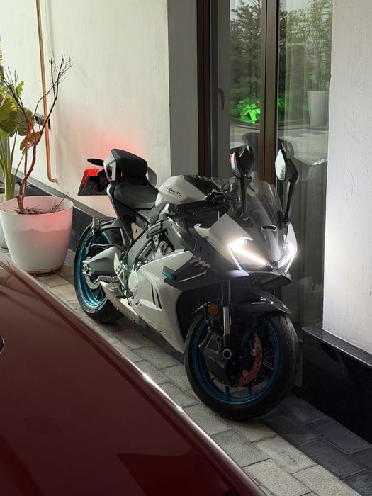 Продаю Cfmoto 675srr с маленьким пробегом