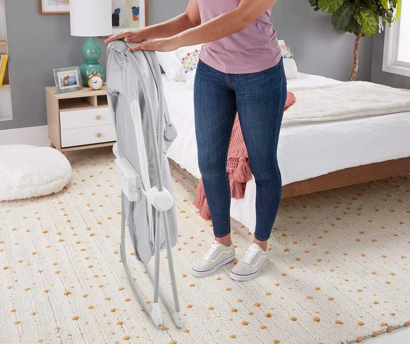 Сгъваема бебешка кошара кошче люлка Fisher Price с вибрации музика