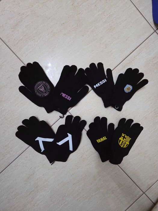 Зимна шапка + Ръкавици Левски София, Ямал, Меси, Роналдо