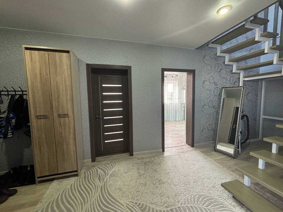 Продается новый коттедж в центре города