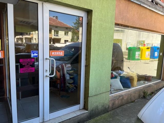 Дава се под наем Магазин в Троян - 120 кв.м за 510 € - Снимка #1