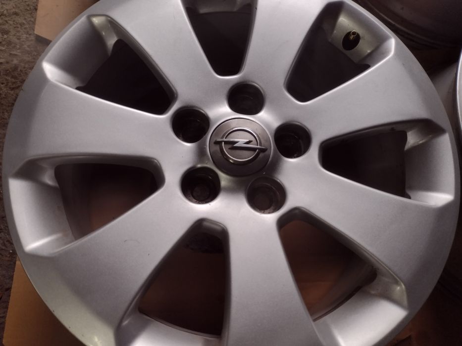 Топ състояние 17-5х120 ЕТ41 7j Opel Insignia