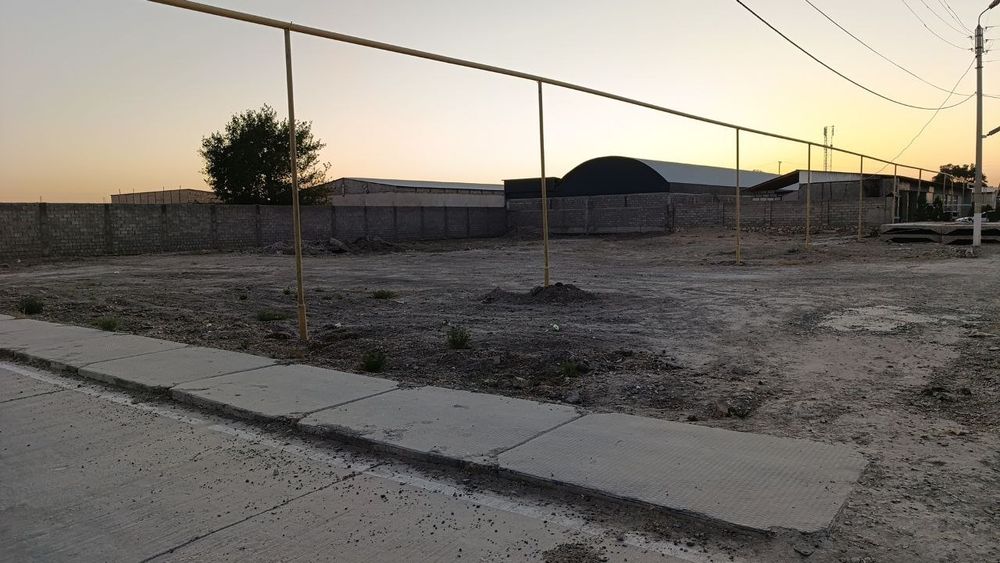 17 сотик ер майдони сотилади главой ишлаб чикаришга мулжалган