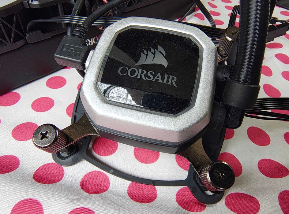 Cooler CPU Corsair iCUE H115i RGB PRO Socket 1700, 1200, 1151 v2.
