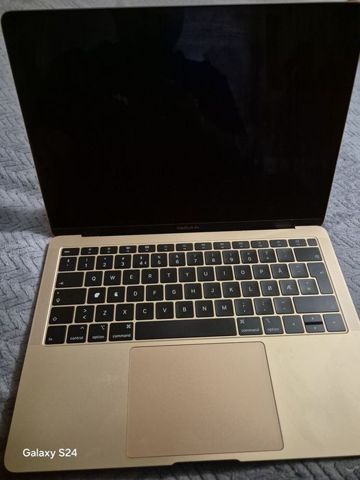Vand leptop Apple auriu rose