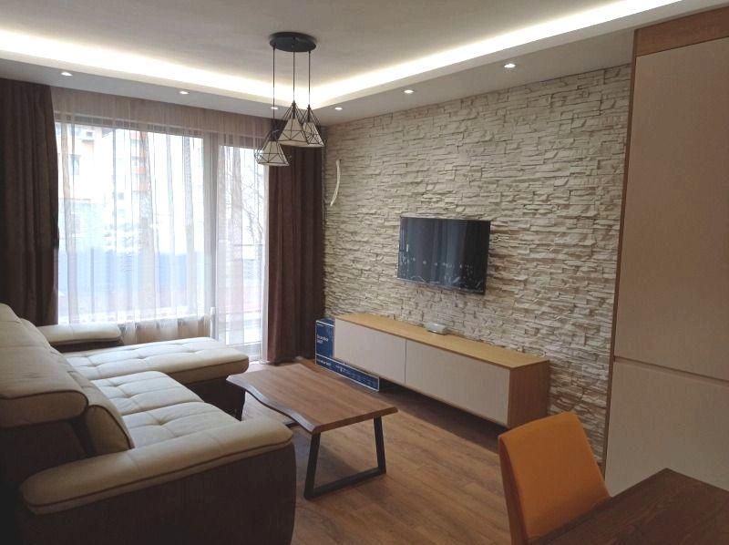 Двустаен апартамент в ж.к. Студентски град.