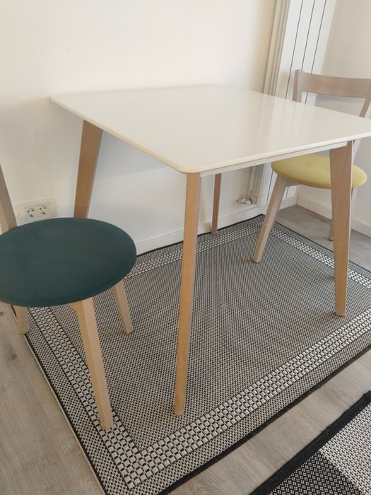 Masa DECLAN II din MDF alb, lemn de fag 80x80xH75cm