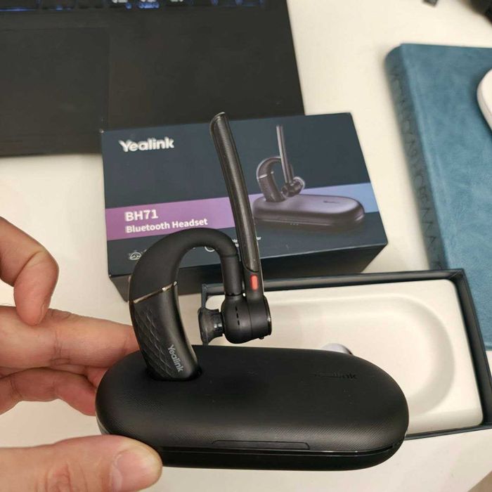 САМАЯ ЛУЧШАЯ блютуз гарнитура современности Yealink BH71 с кейсом США