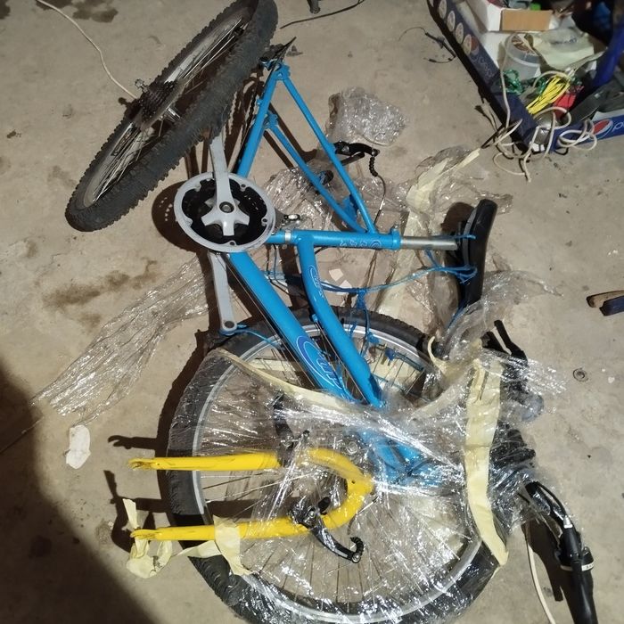 Bicicletă, cauciucuri de 24