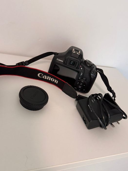 Aparat foto DSLR Canon EOS 2000D, 24.1 MP, Negru + Obiectiv EF-S 18-55mm IS + EF 50mm f/1.8