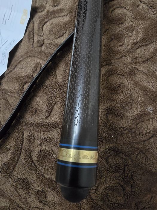 Кий для игры на  бильярде. Тюльпан Легенда.