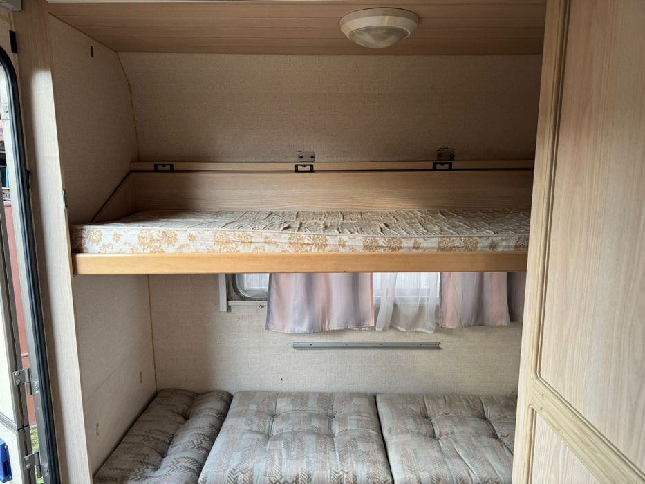 Rulota 4 locuri CARAVELAIR Bamba 375  de Lux