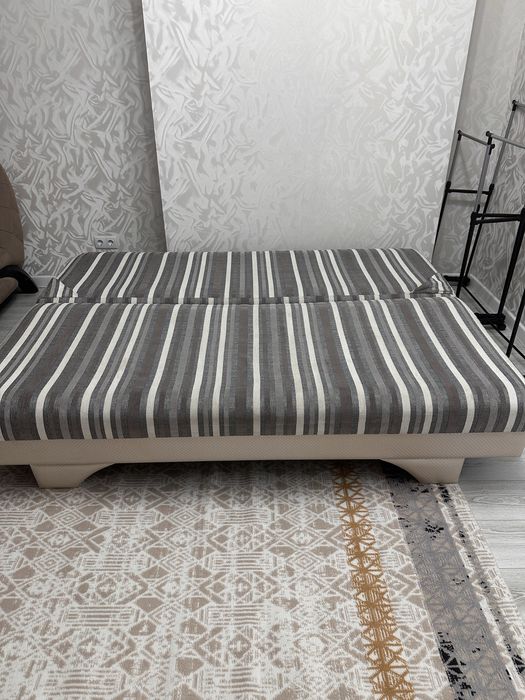 Продам диван в хорошим состоянии